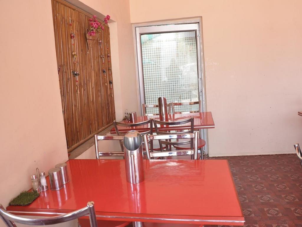 Abhiraj Guest House Mathura Restaurant
