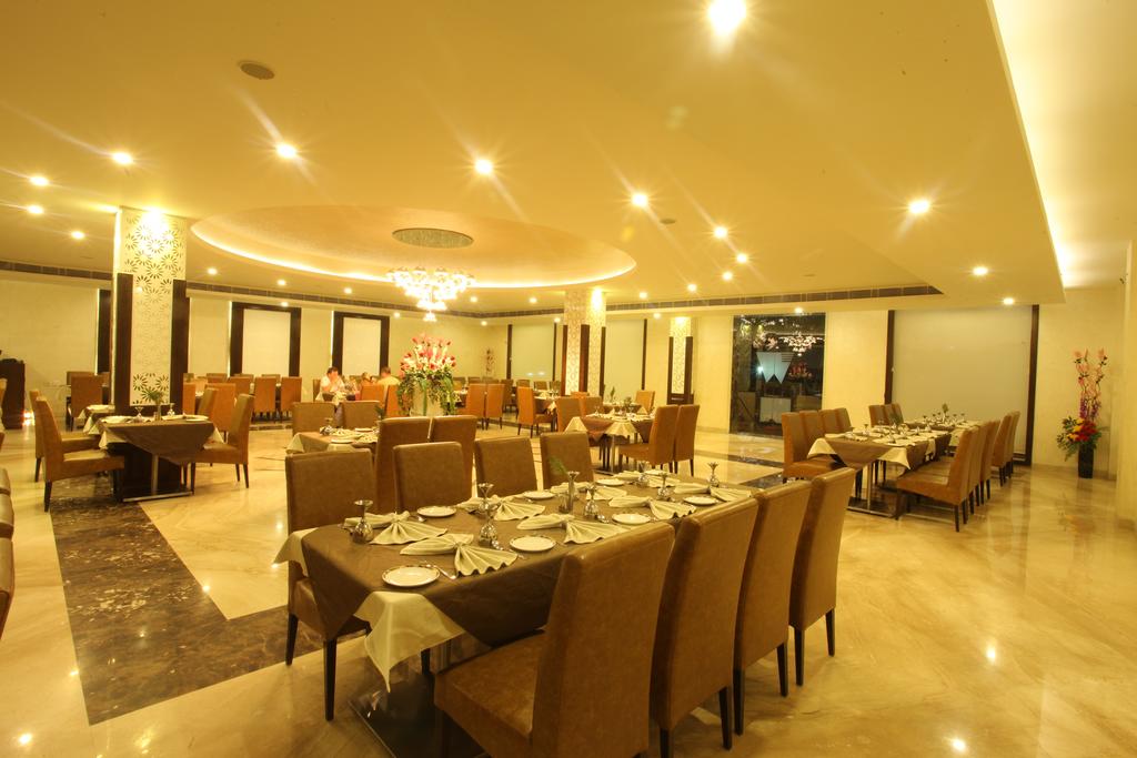 The Wingston Hotel Govardhan Mathura Restaurant