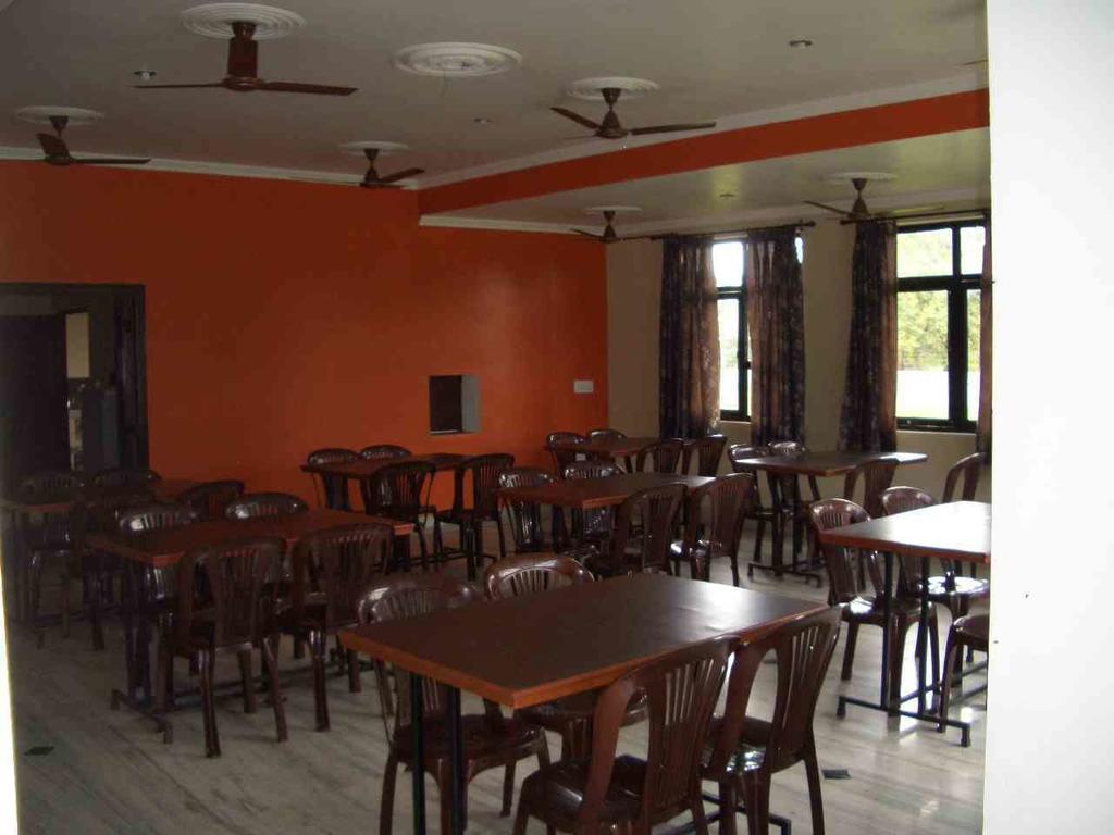 Gaurav Hotel Mathura Restaurant
