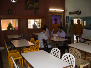 Gaurav Boarding House Hotel Mathura Restaurant