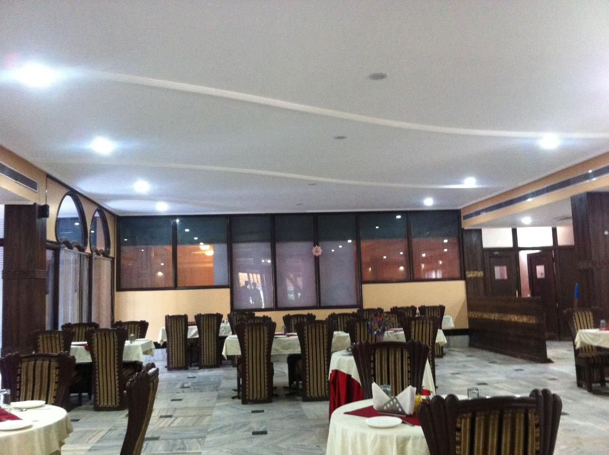 Mukund Palace Hotel Mathura Restaurant